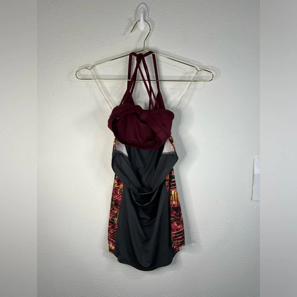 Her Universe Women's Grey Red Graphic Strappy Tank Top Small Athletic Chic - Picture 5 of 8